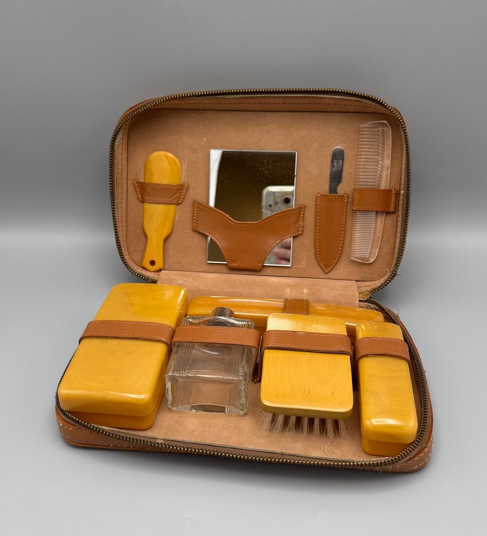 Genuine Leather Travel Grooming Kit Manicure Vanity Set Brush Comb Mirror